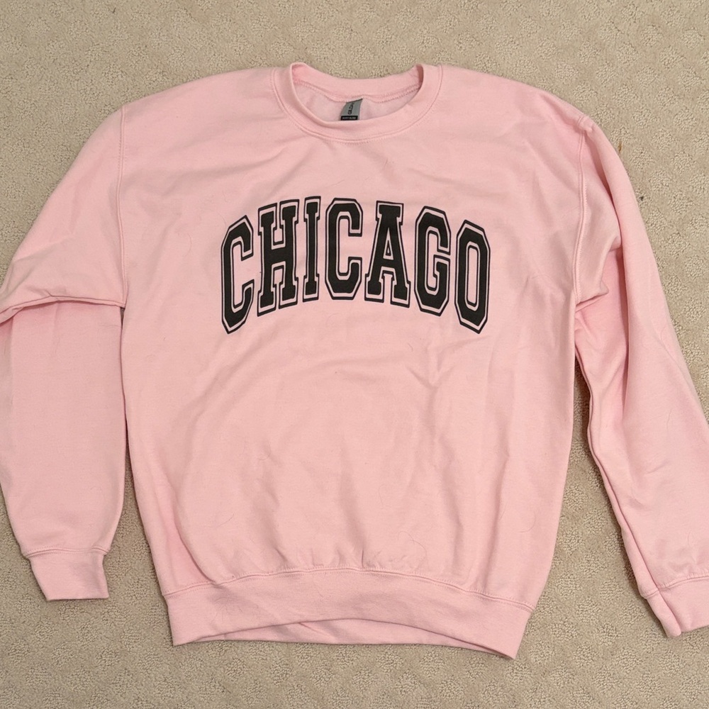 Gildan Pink Crewneck Sweatshirt with CHICAGO Print